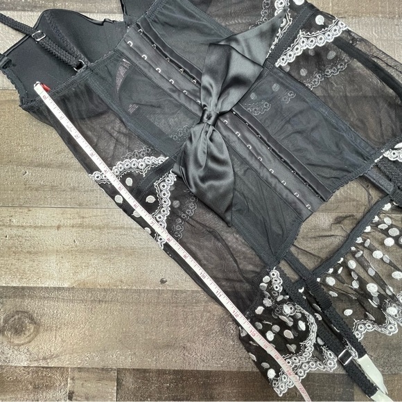 NWOT Victoria’s Secret Merry Widow Corset size 34B - Picture 12 of 13